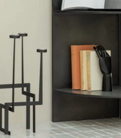 Dash Kandelaar - Metaal - Zwart - 51x30x30 10 Dash Kandelaar - Metaal - Zwart - 51x30x30 -INNO WINKEL a3b4948f697b4ebc82fabb6806e35ec6